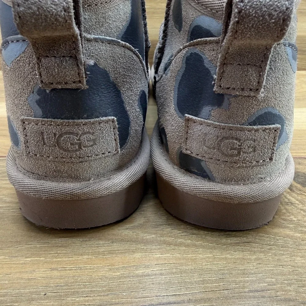 UGG Ultra Mini Appaloosa Boot Womens 8 Caribou Suede Shearling Fur Lined Cozy